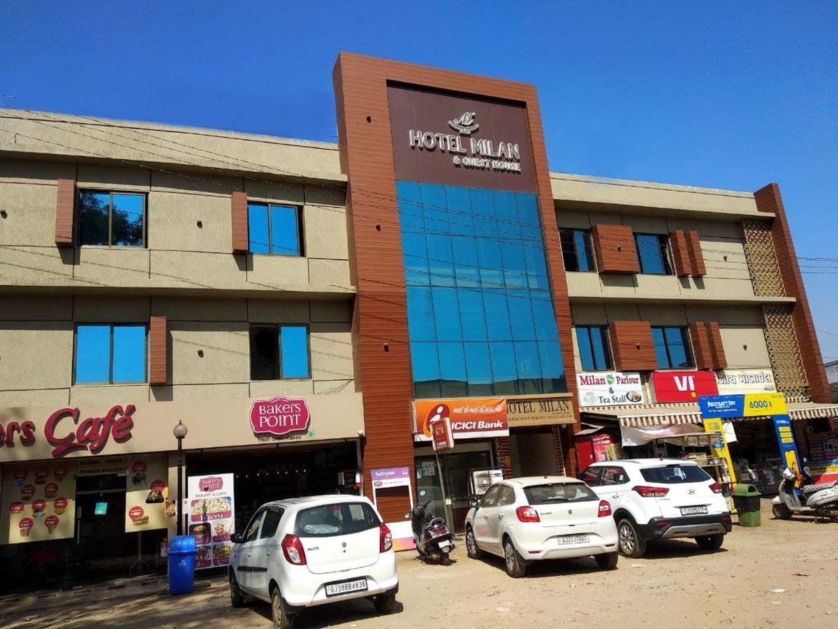 Hotel Milan Ahmedabad Exterior photo