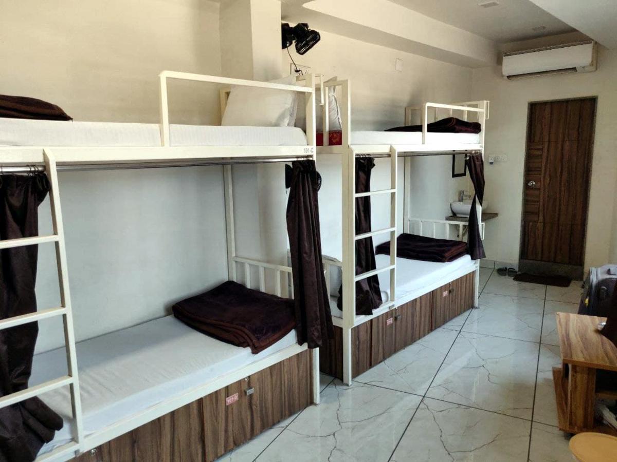 Hotel Milan Ahmedabad Exterior photo